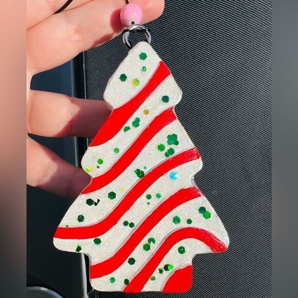 Little Debbie Christmas Cake Large Car Freshie Aloe & White Lilac - Picture 1 of 4